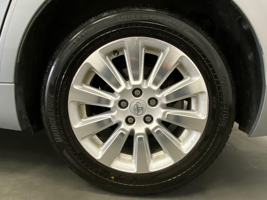2015 Toyota Sienna 5dr 7-Pass Van XLE AWD (Natl) photo