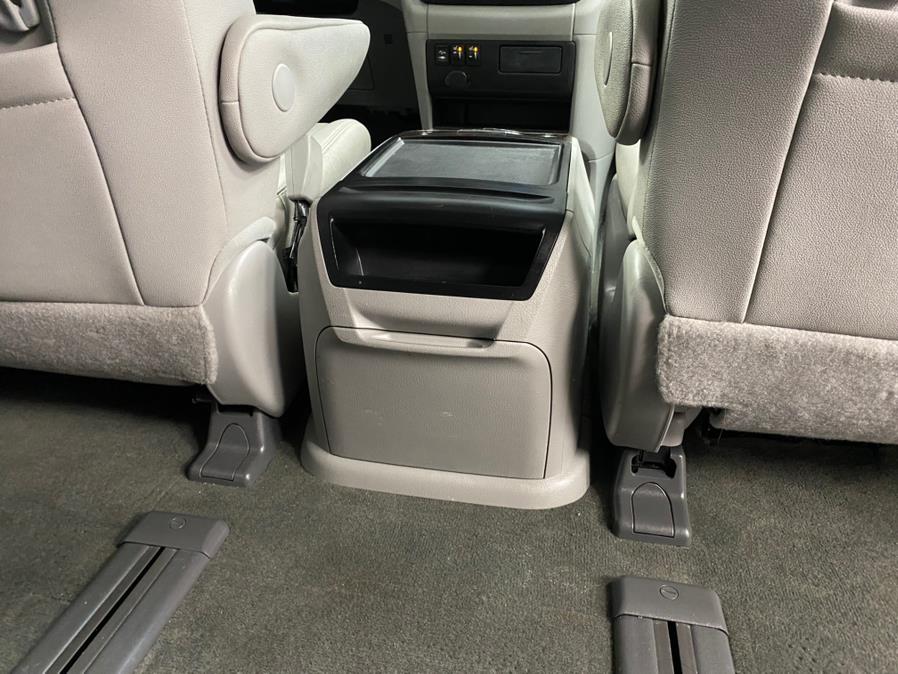 2015 Toyota Sienna 5dr 7-Pass Van XLE AWD (Natl) photo