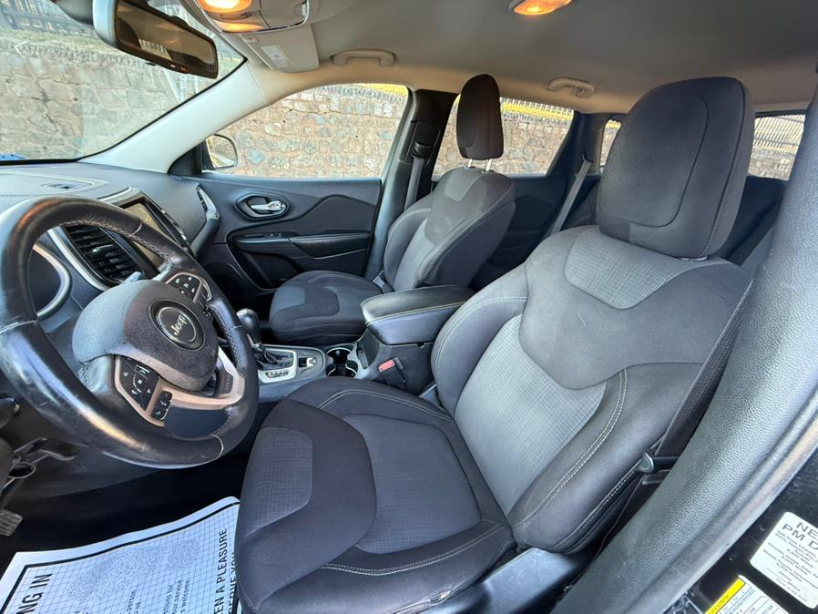 2016 Jeep Cherokee 4WD 4dr Latitude photo