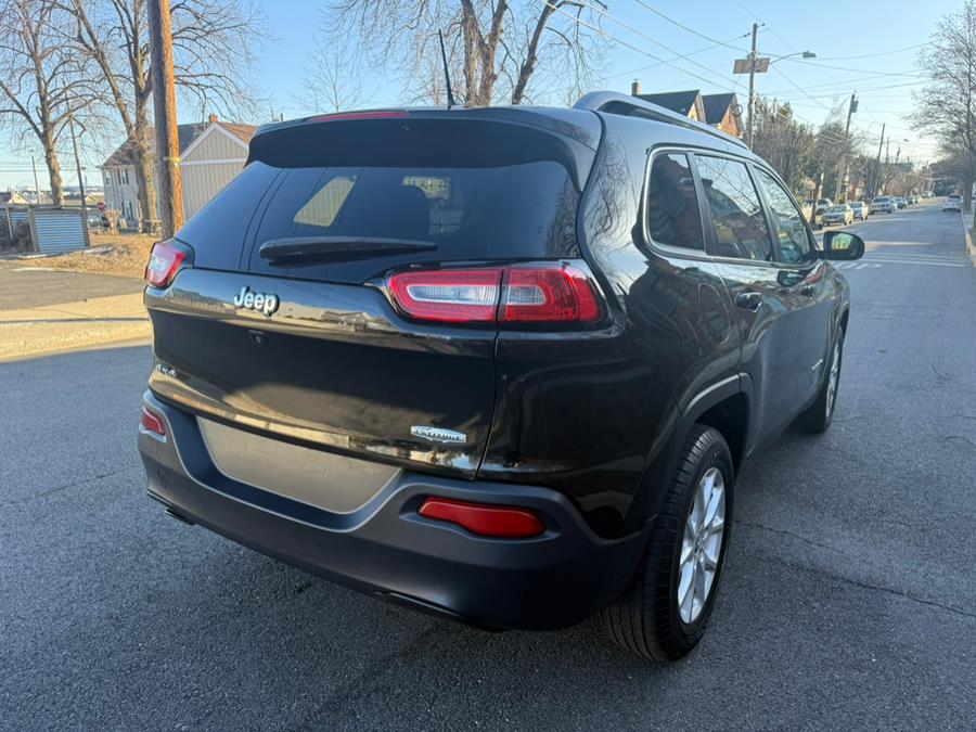 2016 Jeep Cherokee 4WD 4dr Latitude photo