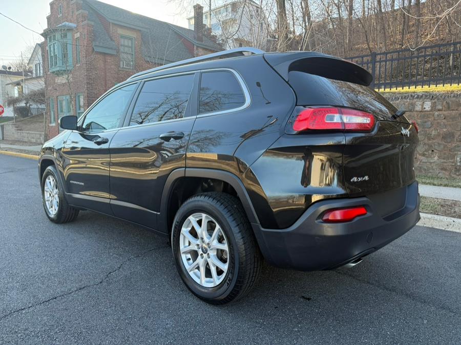 2016 Jeep Cherokee 4WD 4dr Latitude photo
