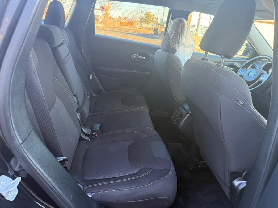 2016 Jeep Cherokee 4WD 4dr Latitude photo