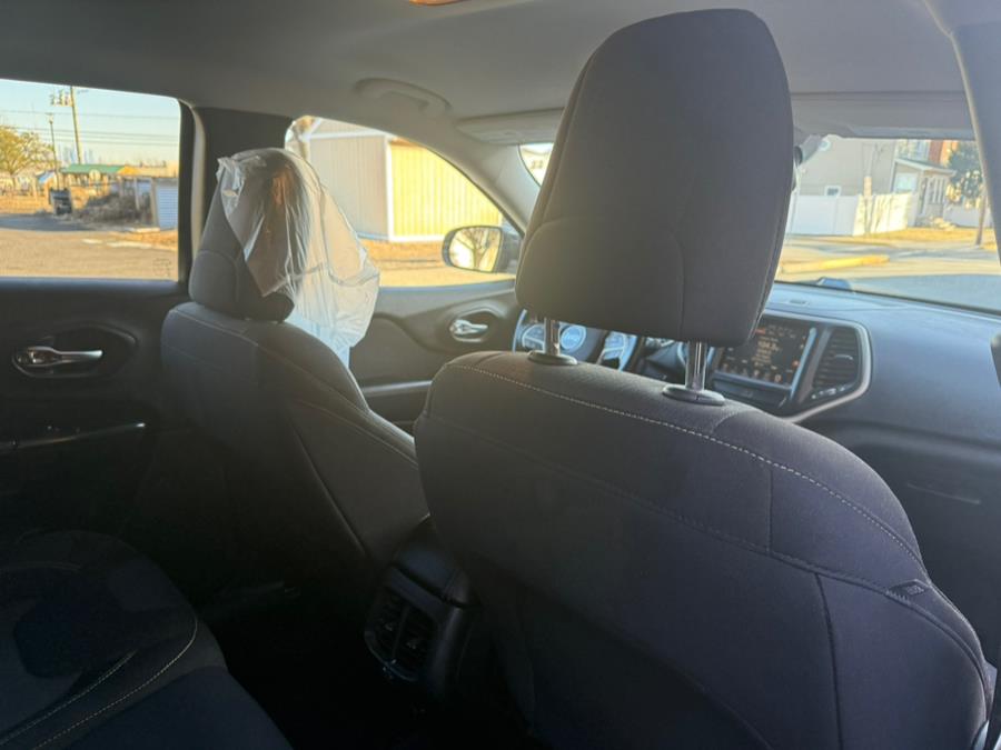 2016 Jeep Cherokee 4WD 4dr Latitude photo