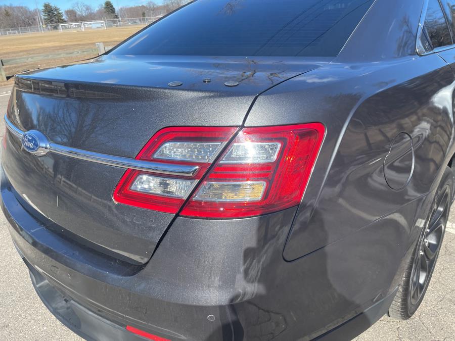2015 Ford Taurus 4dr Sdn SHO AWD photo