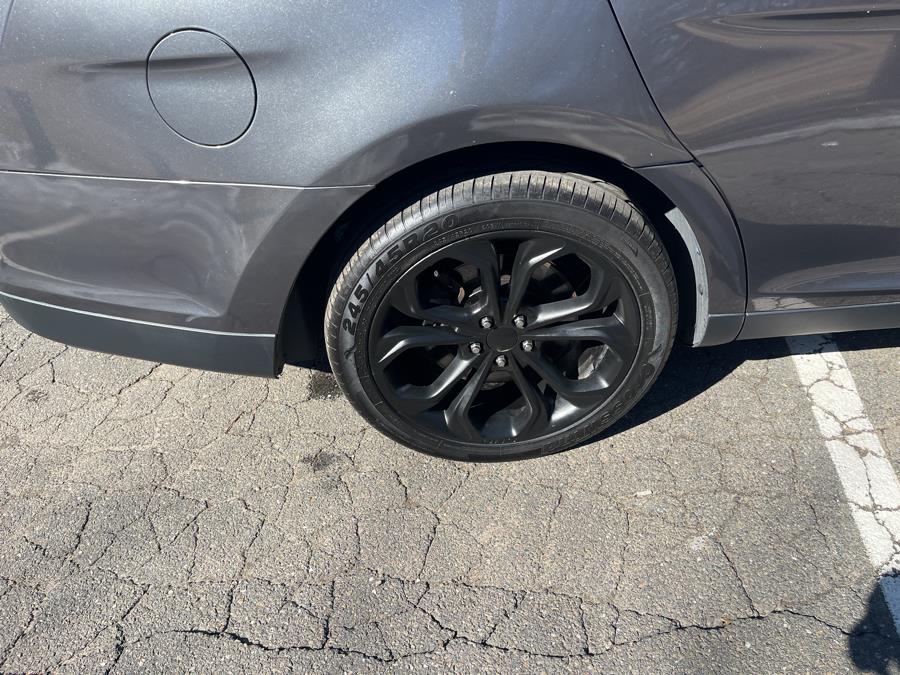 2015 Ford Taurus 4dr Sdn SHO AWD photo