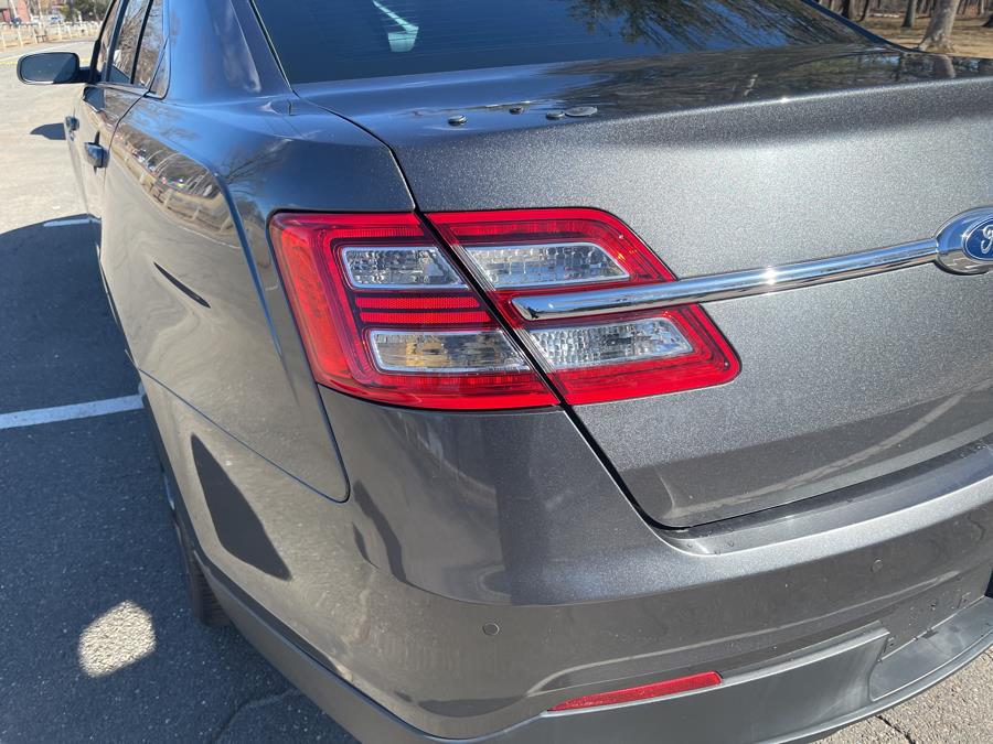 2015 Ford Taurus 4dr Sdn SHO AWD photo