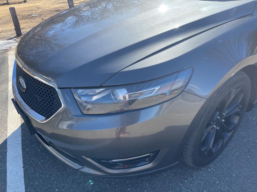 2015 Ford Taurus 4dr Sdn SHO AWD photo