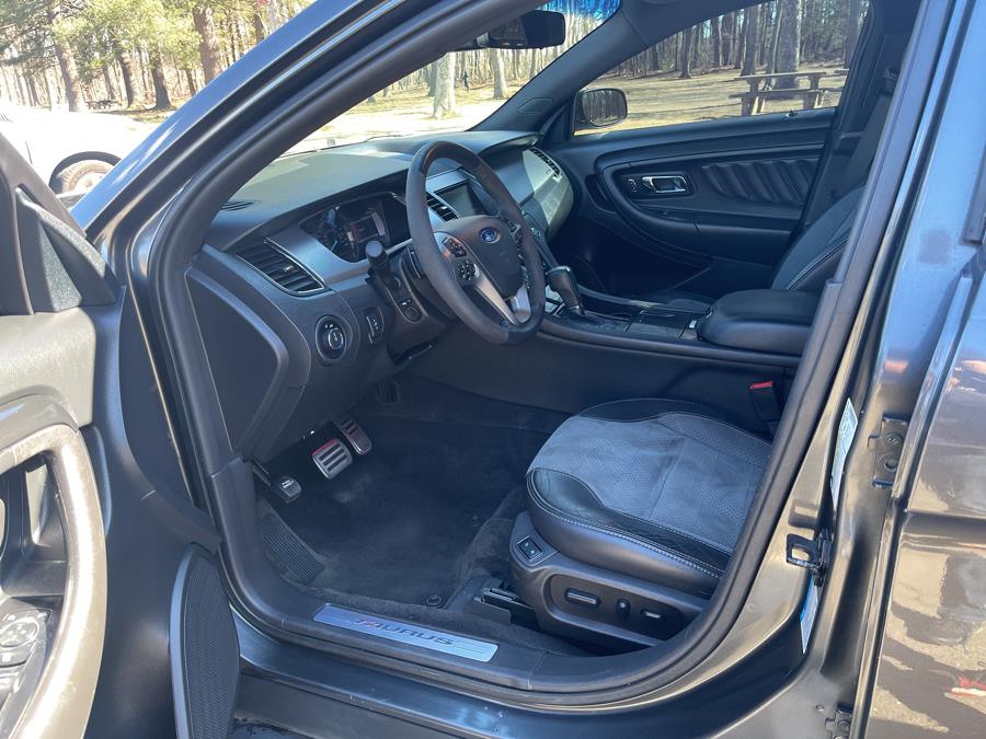 2015 Ford Taurus 4dr Sdn SHO AWD photo