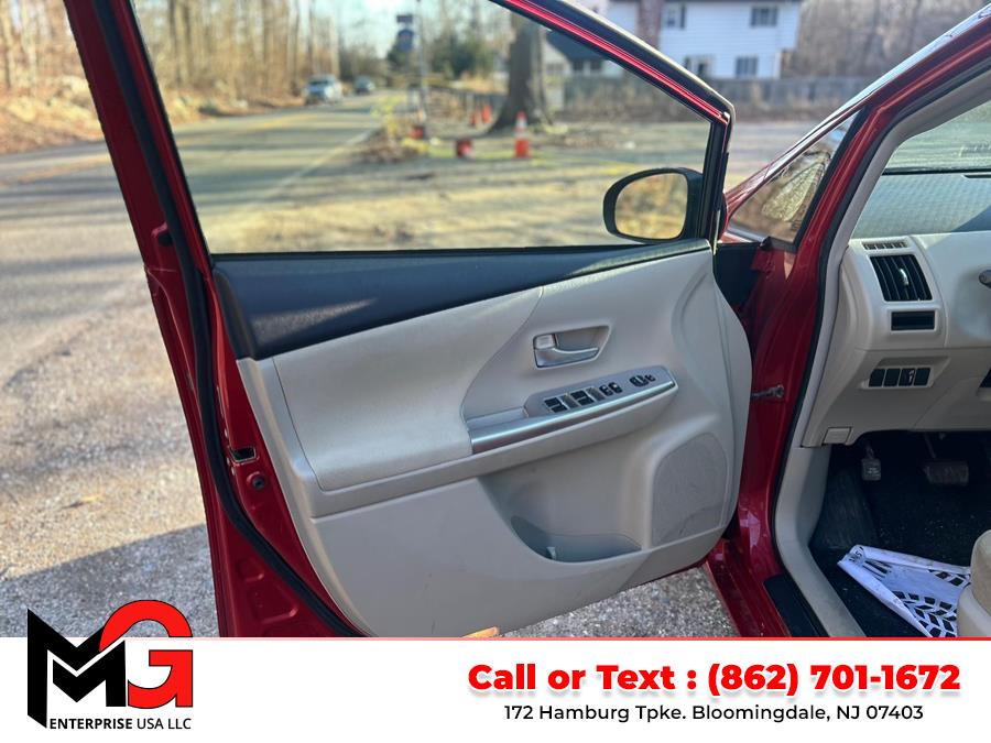 2012 Toyota Prius v Two photo