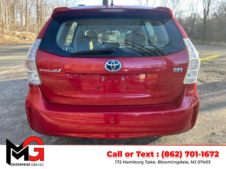 2012 Toyota Prius v Two photo