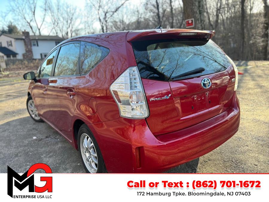 2012 Toyota Prius v Two photo