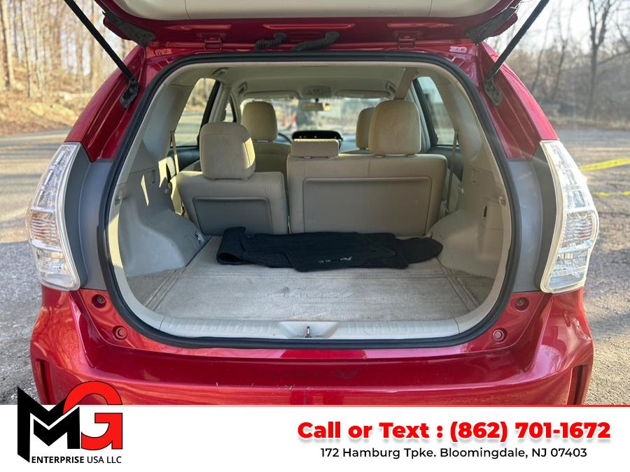 2012 Toyota Prius v Two photo