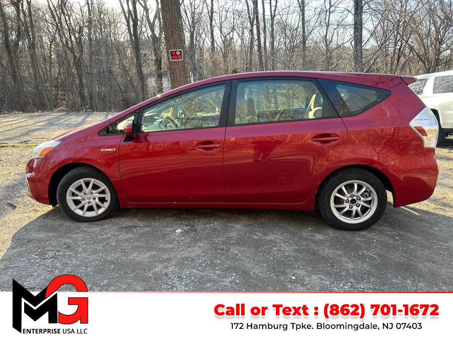 2012 Toyota Prius v Two photo