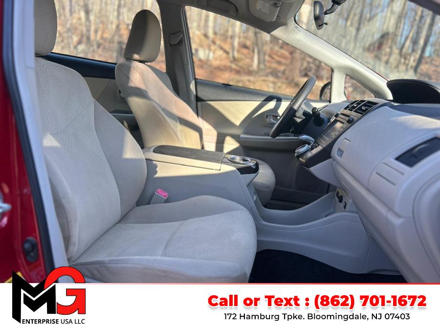 2012 Toyota Prius v Two photo