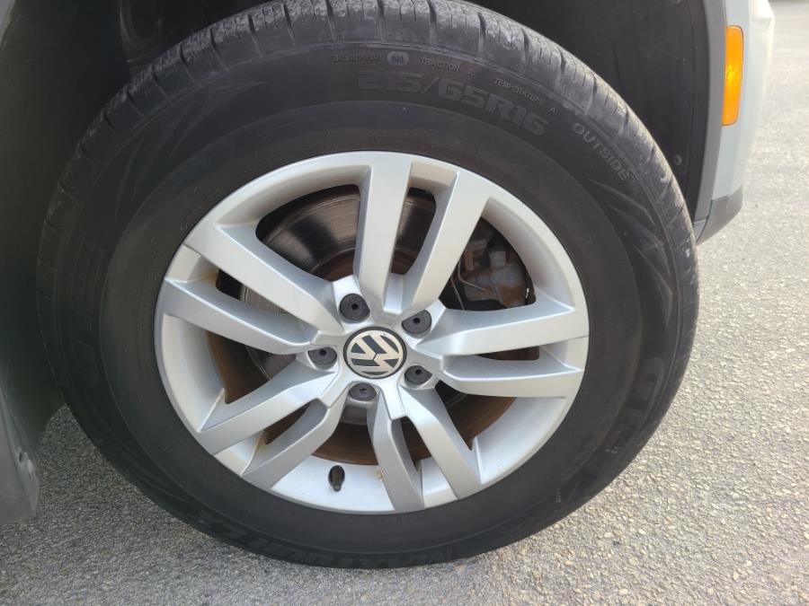 2014 Volkswagen Tiguan S photo
