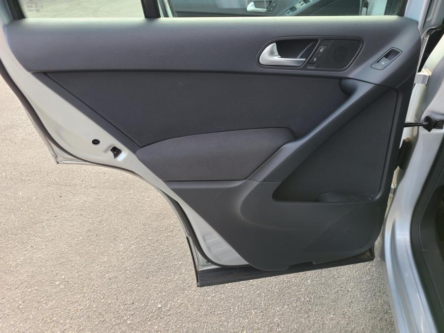2014 Volkswagen Tiguan S photo