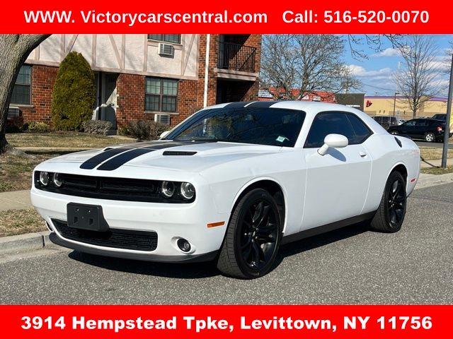 2017 Dodge Challenger SXT photo