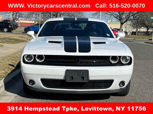 2017 Dodge Challenger SXT photo