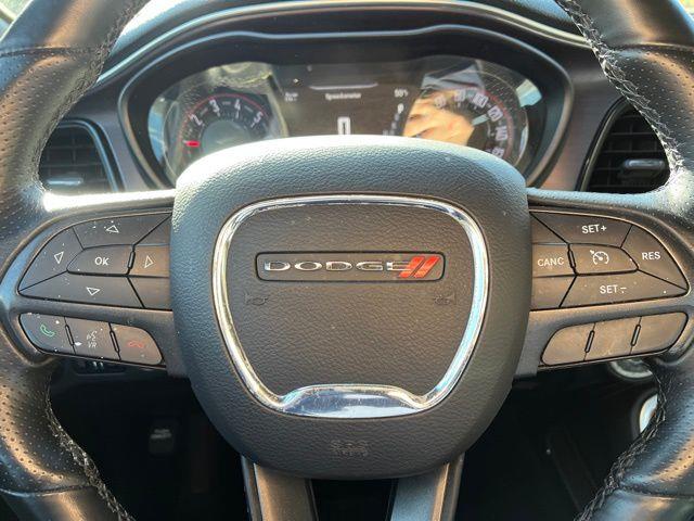 2017 Dodge Challenger SXT photo