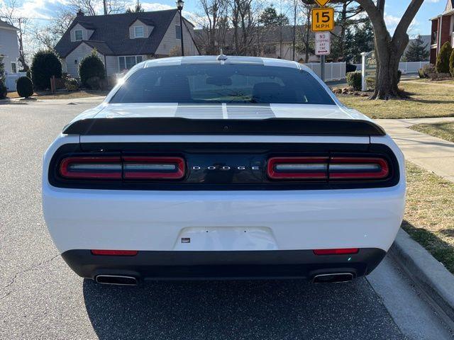 2017 Dodge Challenger SXT photo