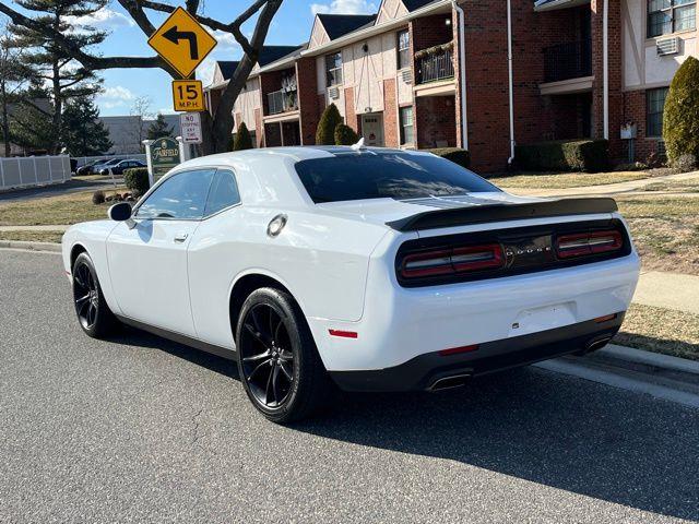 2017 Dodge Challenger SXT photo