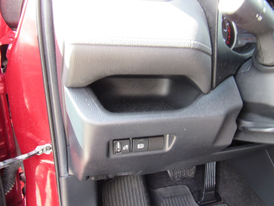 2019 Toyota RAV4 LE photo
