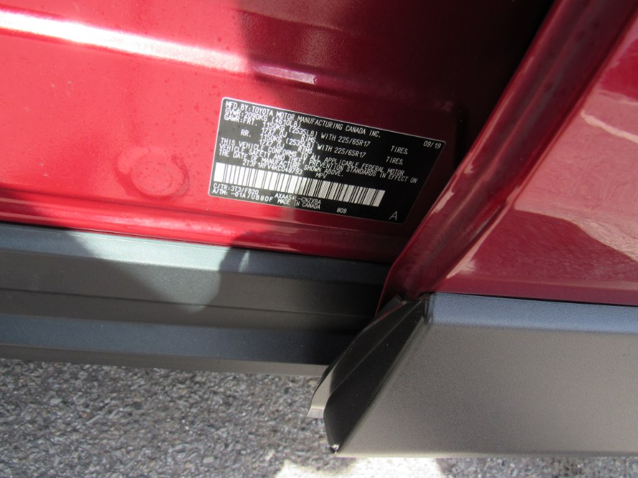 2019 Toyota RAV4 LE photo