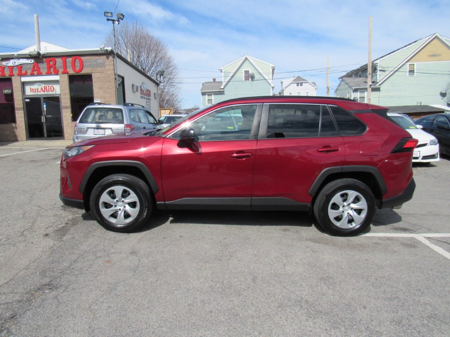 2019 Toyota RAV4 LE photo