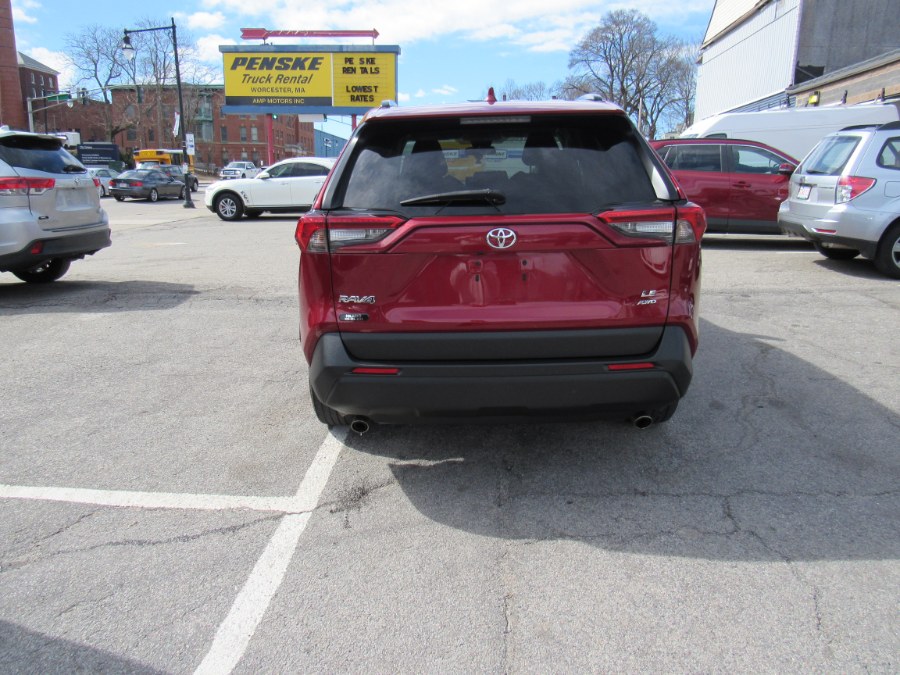 2019 Toyota RAV4 LE photo