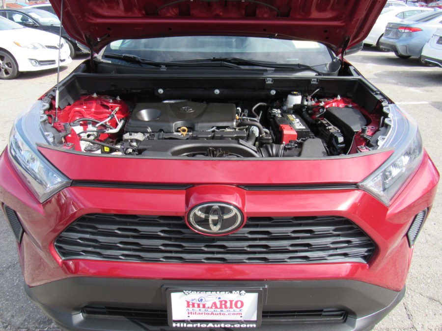 2019 Toyota RAV4 LE photo