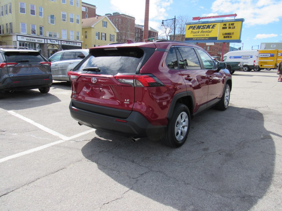 2019 Toyota RAV4 LE photo