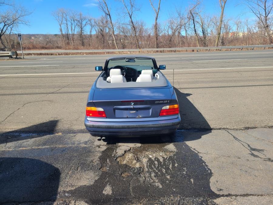 1999 BMW 3-Series 323i photo