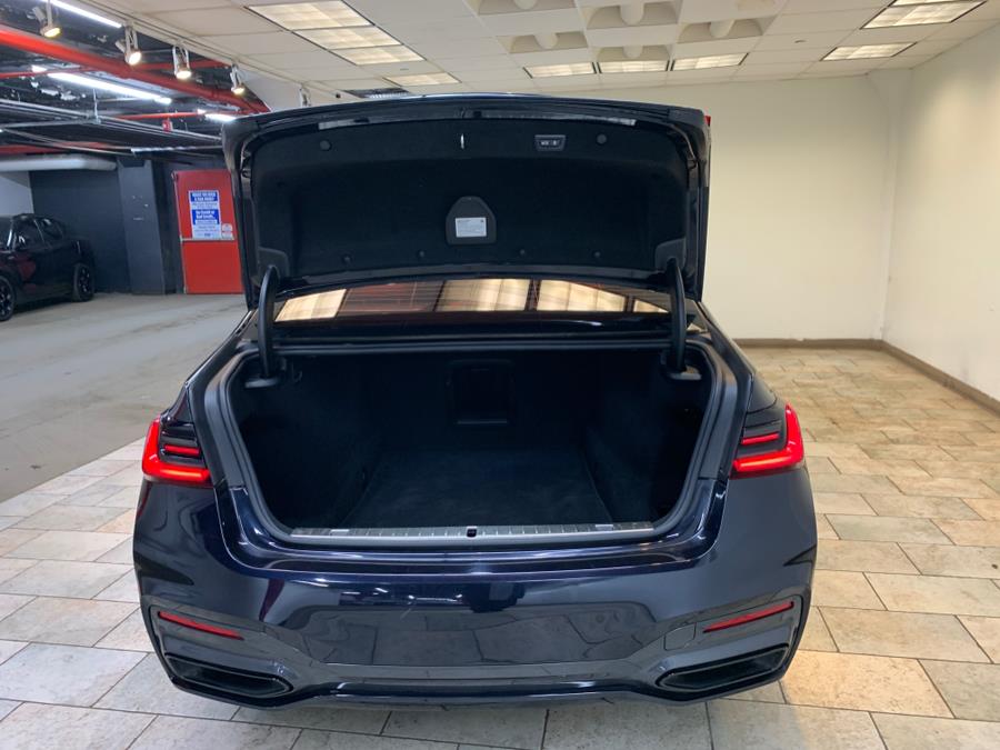 2022 BMW 7-Series 750i xDrive Sedan photo
