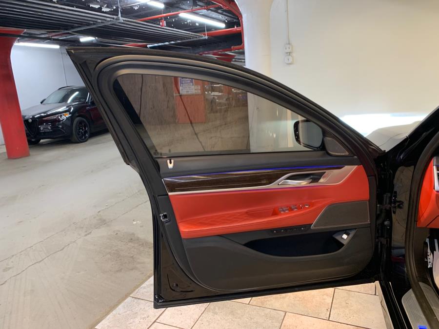 2022 BMW 7-Series 750i xDrive Sedan photo