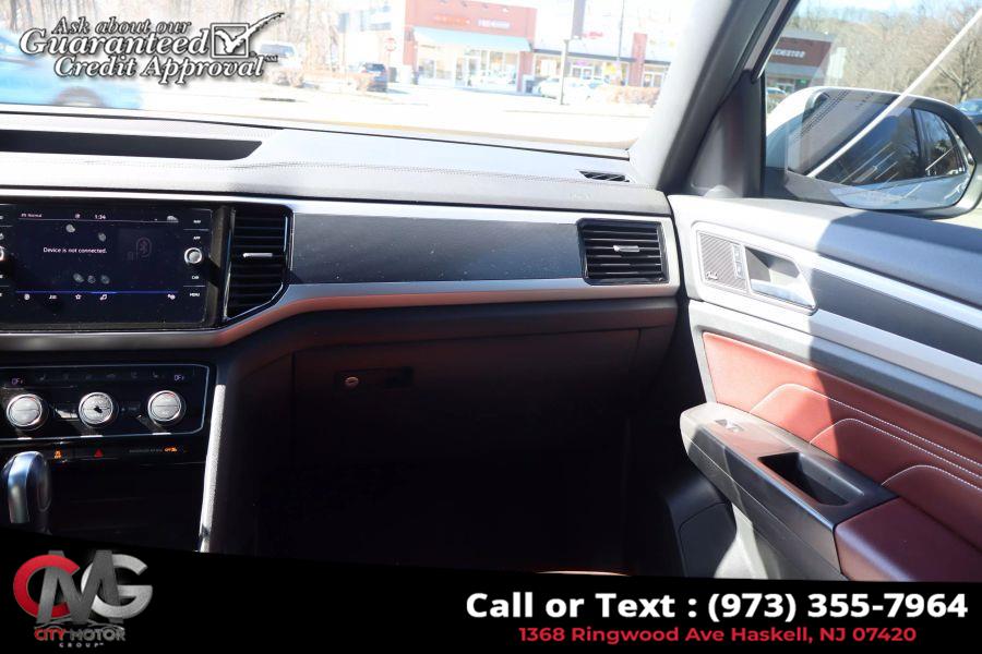 2021 Volkswagen Atlas Cross Sport SEL Premium R-Line 4Motion Spo photo