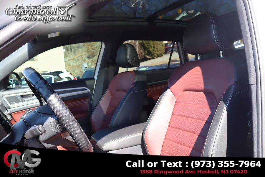 2021 Volkswagen Atlas Cross Sport SEL Premium R-Line 4Motion Spo photo