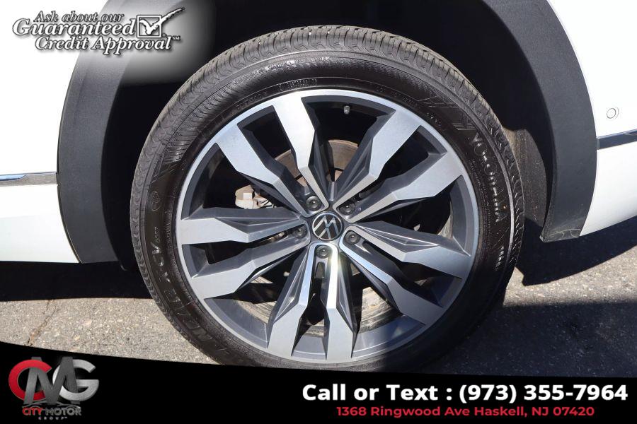 2021 Volkswagen Atlas Cross Sport SEL Premium R-Line 4Motion Spo photo