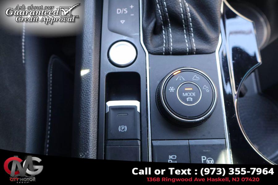2021 Volkswagen Atlas Cross Sport SEL Premium R-Line 4Motion Spo photo
