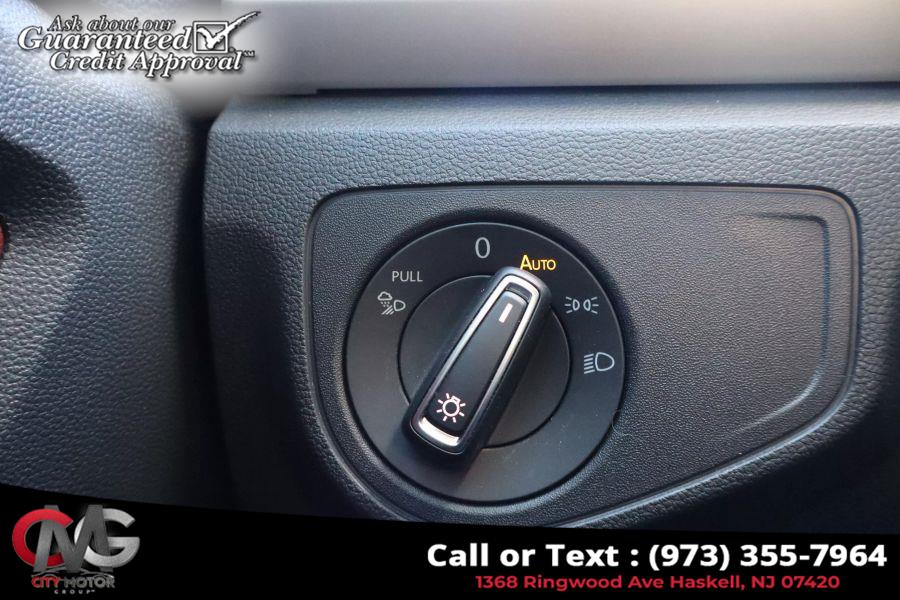 2021 Volkswagen Atlas Cross Sport SEL Premium R-Line 4Motion Spo photo