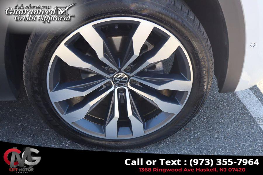 2021 Volkswagen Atlas Cross Sport SEL Premium R-Line 4Motion Spo photo