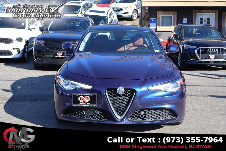 2018 Alfa Romeo Giulia Sedan 4D photo