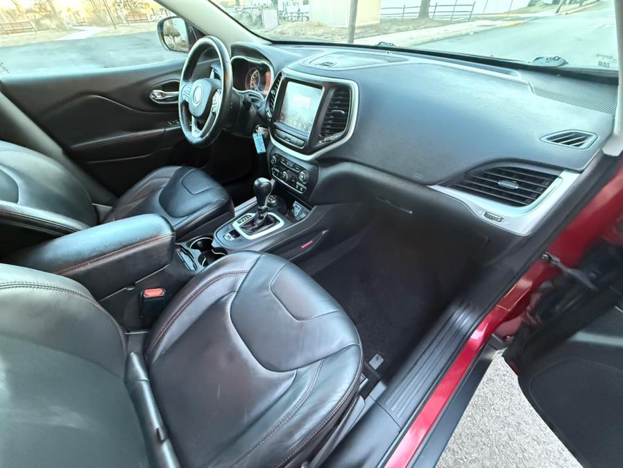 2015 Jeep Cherokee 4WD 4dr Trailhawk photo