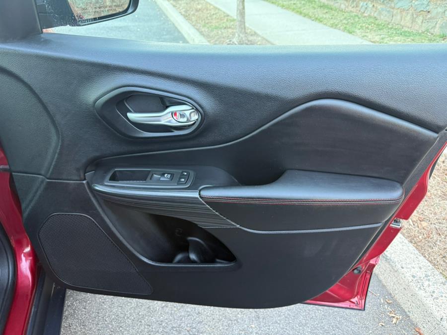 2015 Jeep Cherokee 4WD 4dr Trailhawk photo
