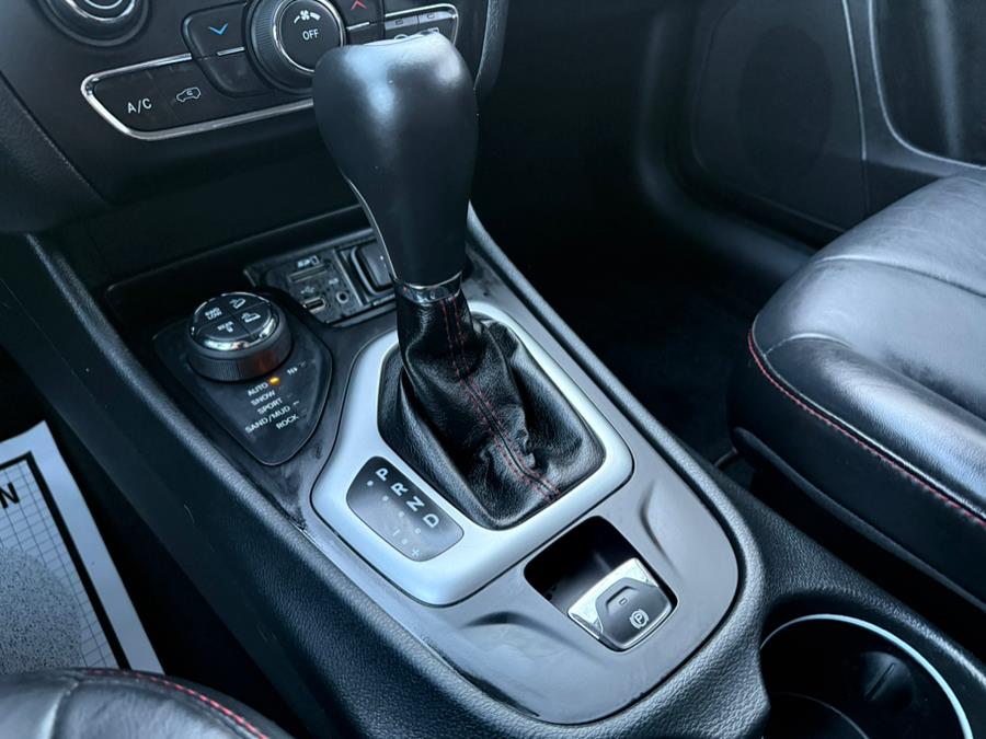 2015 Jeep Cherokee 4WD 4dr Trailhawk photo