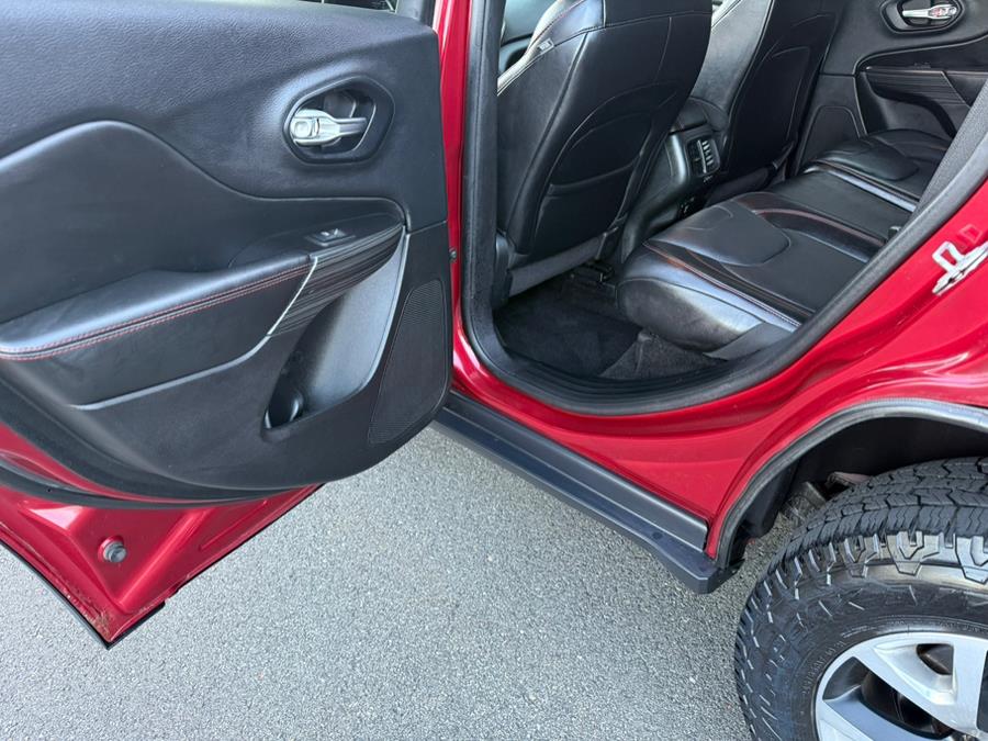 2015 Jeep Cherokee 4WD 4dr Trailhawk photo