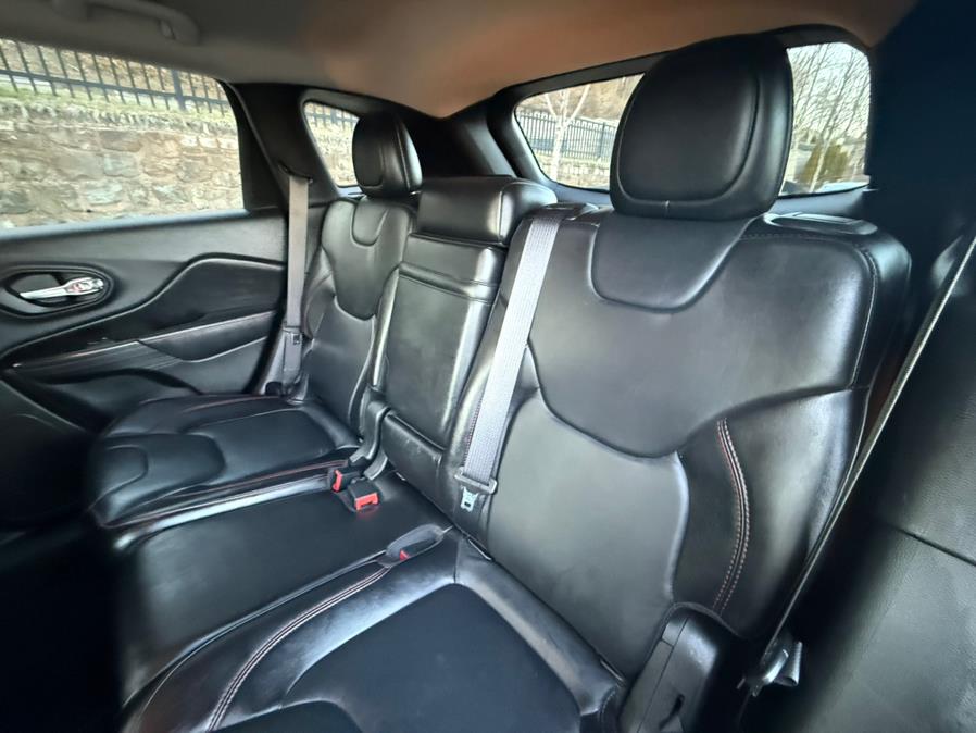 2015 Jeep Cherokee 4WD 4dr Trailhawk photo