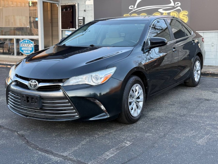 2015 Toyota Camry 4dr Sdn I4 Auto LE (Natl) photo