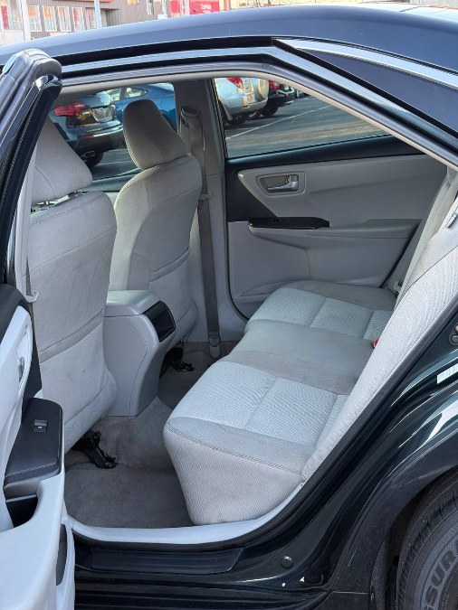 2015 Toyota Camry 4dr Sdn I4 Auto LE (Natl) photo
