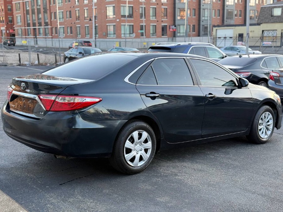 2015 Toyota Camry 4dr Sdn I4 Auto LE (Natl) photo