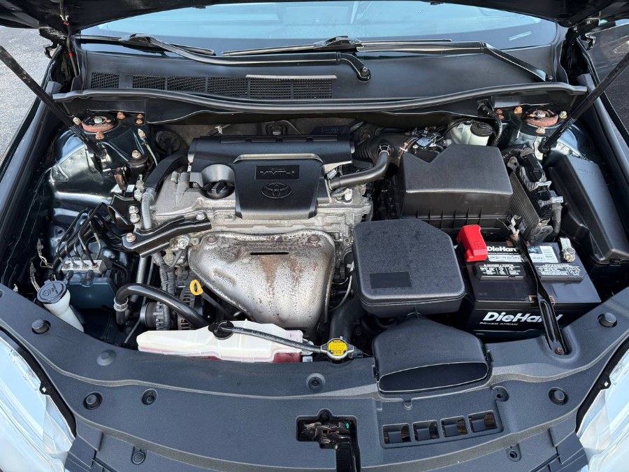 2015 Toyota Camry 4dr Sdn I4 Auto LE (Natl) photo